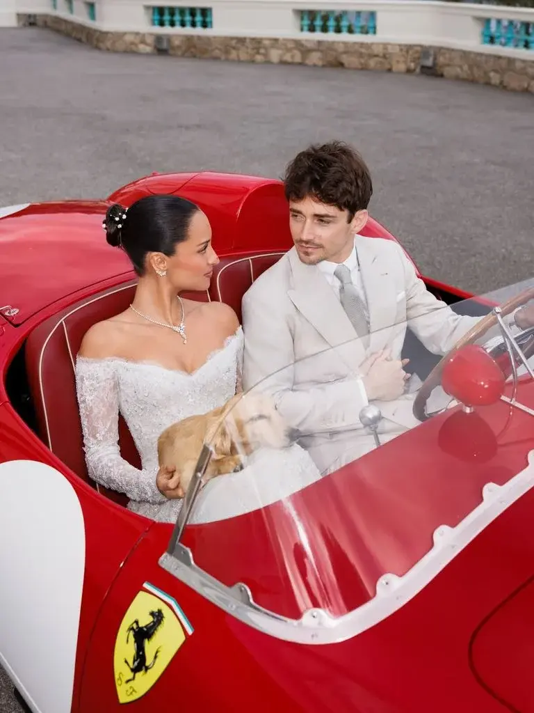 Charles Leclerc y Alexandra Saint Mleux, tras su ceremonia civil en Mónaco