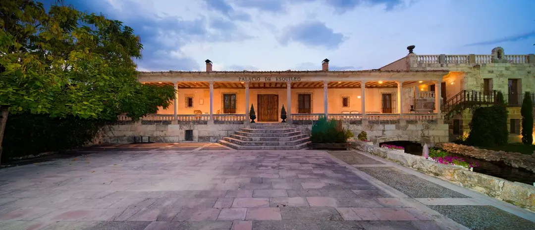 Fachada Palacio de Esquileo